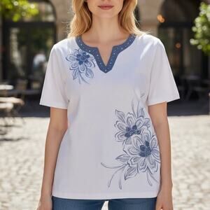 Alfred Dunner Wht/Denim Flower Shirt V Neck Sz M